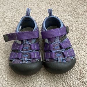Keen Toddler Water Shoes sz 4 purple